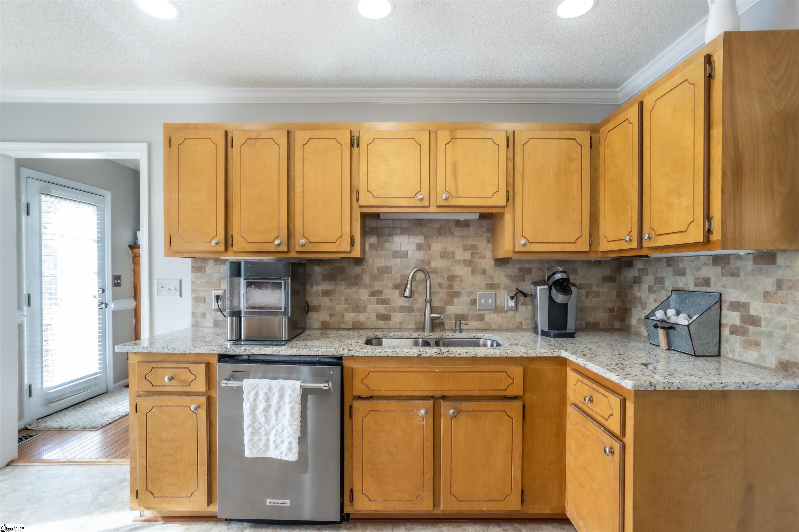 Greer, South Carolina 29651, United States, 3 Bedrooms Bedrooms, ,2 BathroomsBathrooms,Residential,Contingent,14828