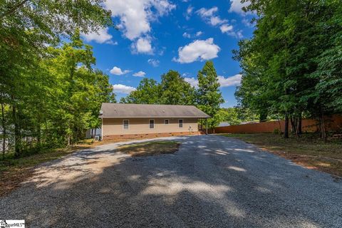 Single Family Residence in Cross Hill SC 135 Driftwood Road 31.jpg