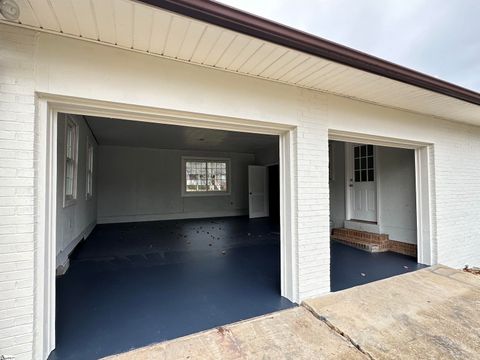 A home in Laurens