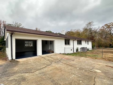 A home in Laurens