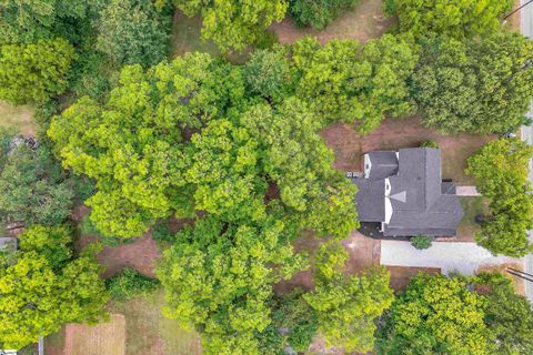 A home in Laurens