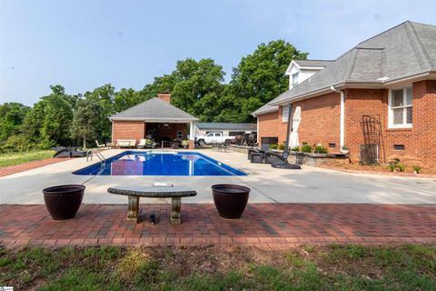 A home in Abbeville