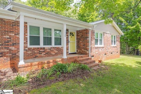 A home in Easley