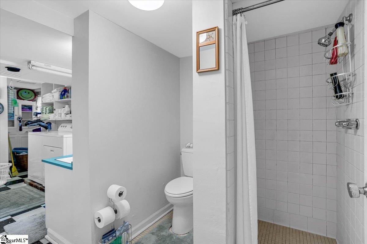 Greenville, South Carolina 29605, United States, 4 Bedrooms Bedrooms, ,2 BathroomsBathrooms,Residential,Contingent,12297