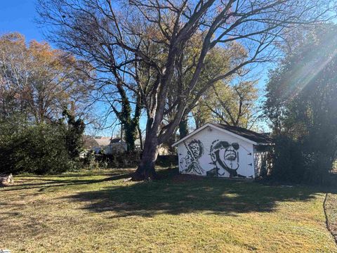 A home in Laurens