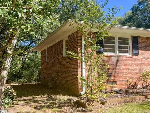 A home in Easley