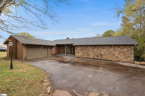 A home in Easley