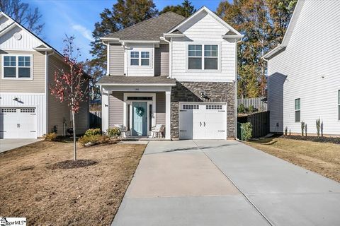 A home in Easley