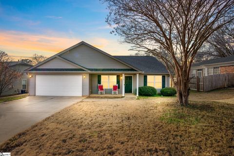 Single Family Residence in Simpsonville SC 110 Thornberry Court.jpg