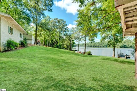 A home in Laurens