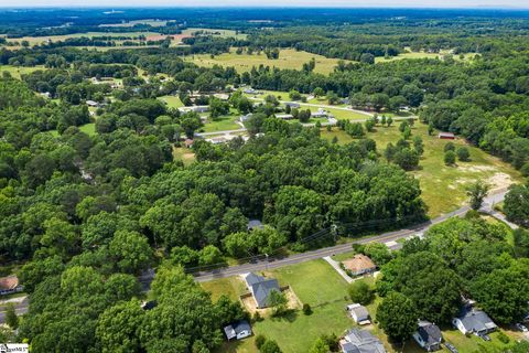 Single Family Residence in Belton SC 135 Stevenson Drive 25.jpg