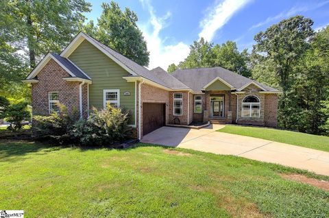 A home in Easley