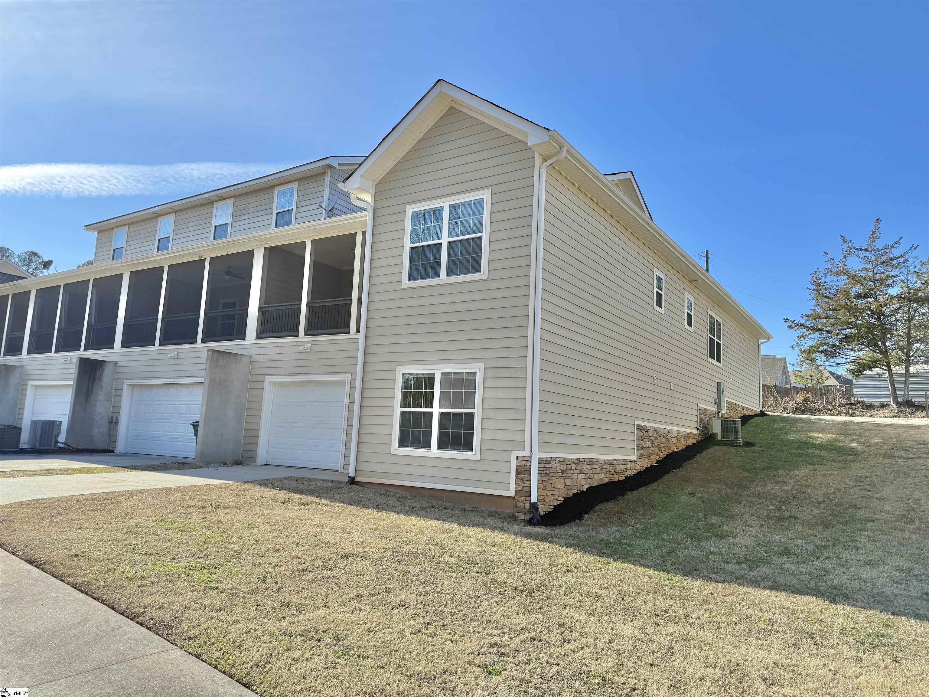 Seneca, South Carolina 29678, United States, 3 Bedrooms Bedrooms, ,3 BathroomsBathrooms,Residential,Contingent,17688