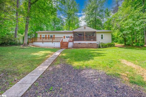 A home in Easley