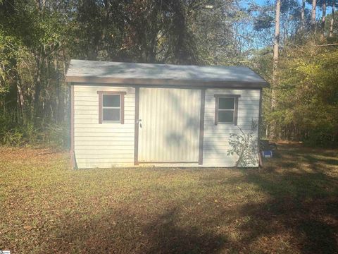 A home in Laurens