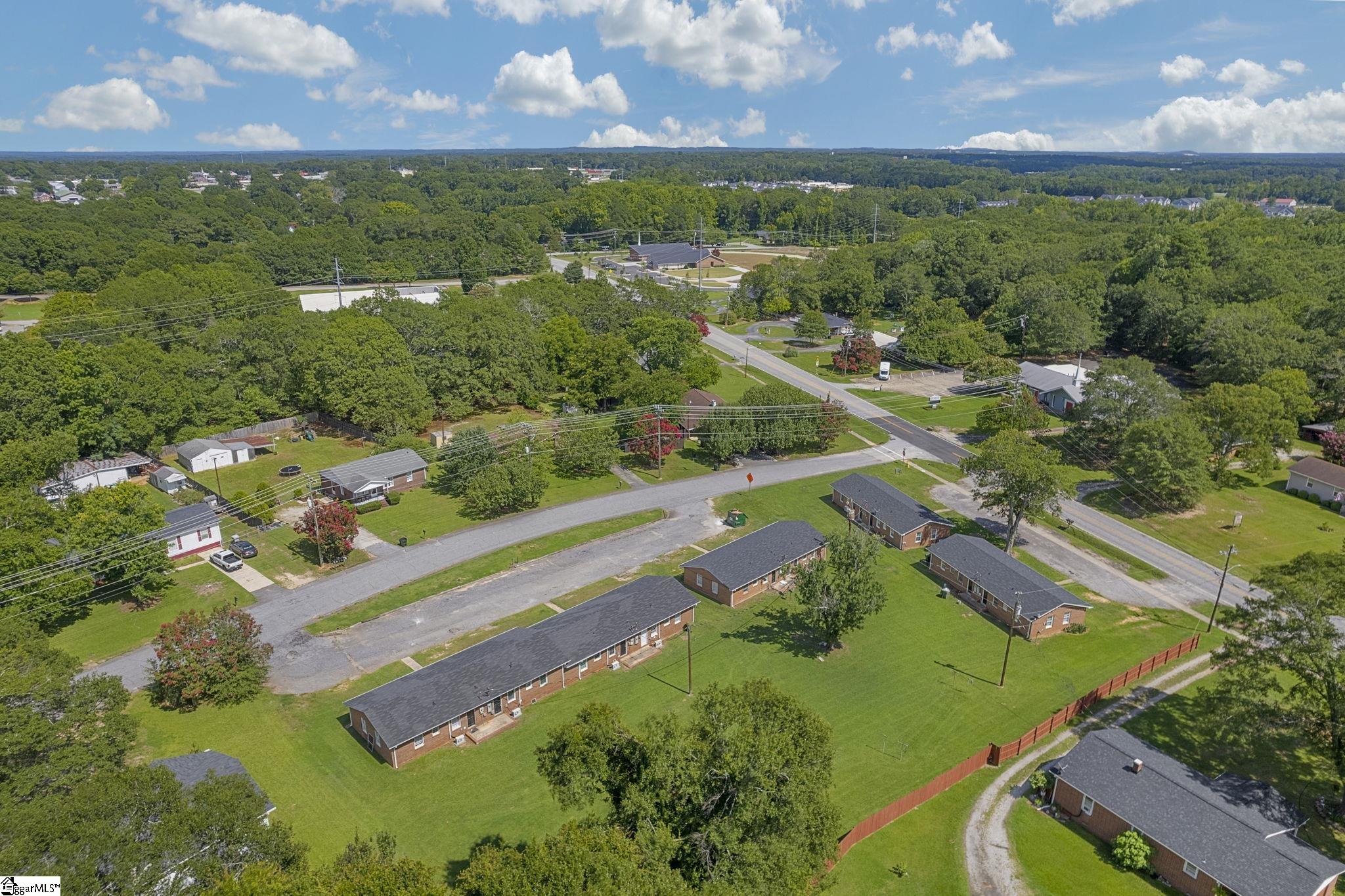 Fountain Inn, South Carolina 29644, United States, 8 Bedrooms Bedrooms, ,4 BathroomsBathrooms,Residential,Contingent,25294