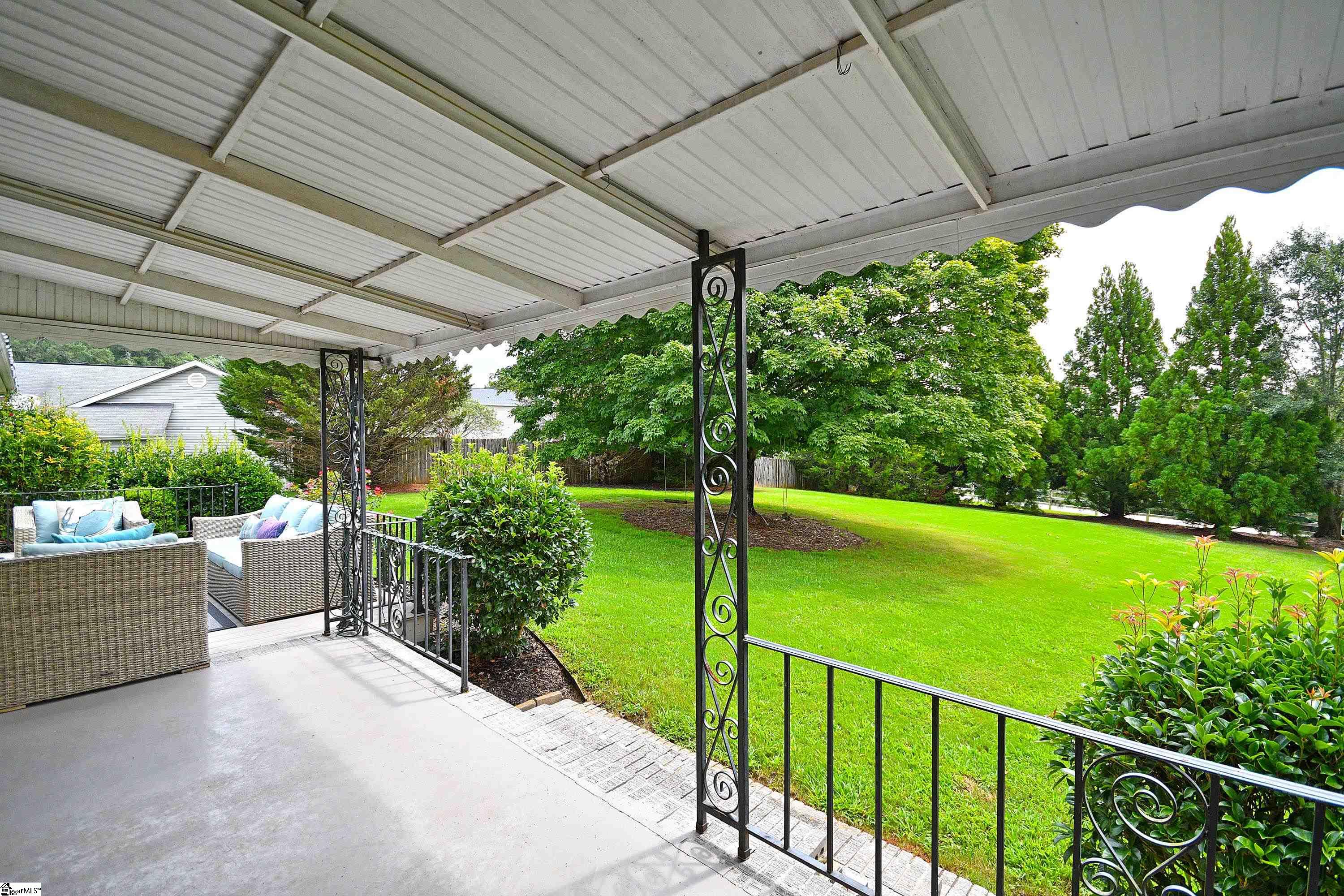 Taylors, South Carolina 29687, United States, 3 Bedrooms Bedrooms, ,2 BathroomsBathrooms,Residential,Contingent,22726