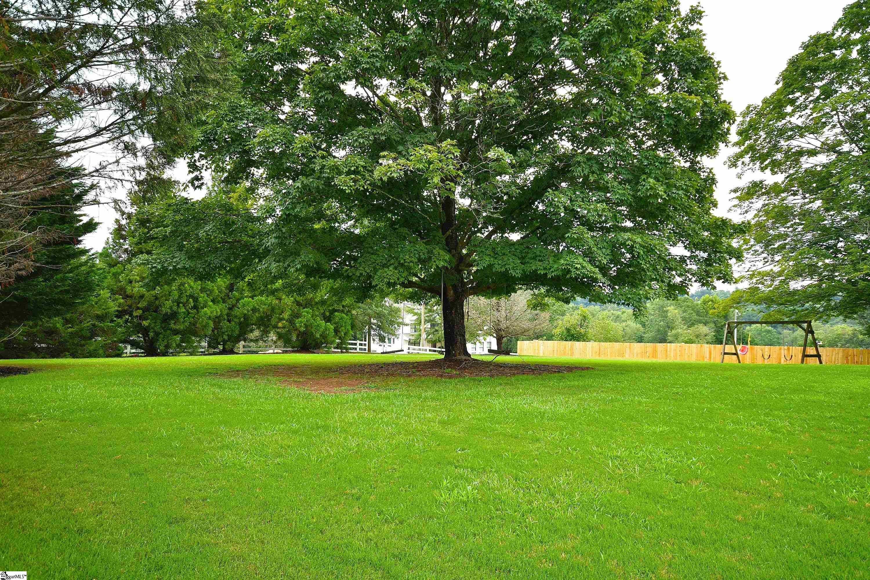 Taylors, South Carolina 29687, United States, 3 Bedrooms Bedrooms, ,2 BathroomsBathrooms,Residential,Contingent,22726