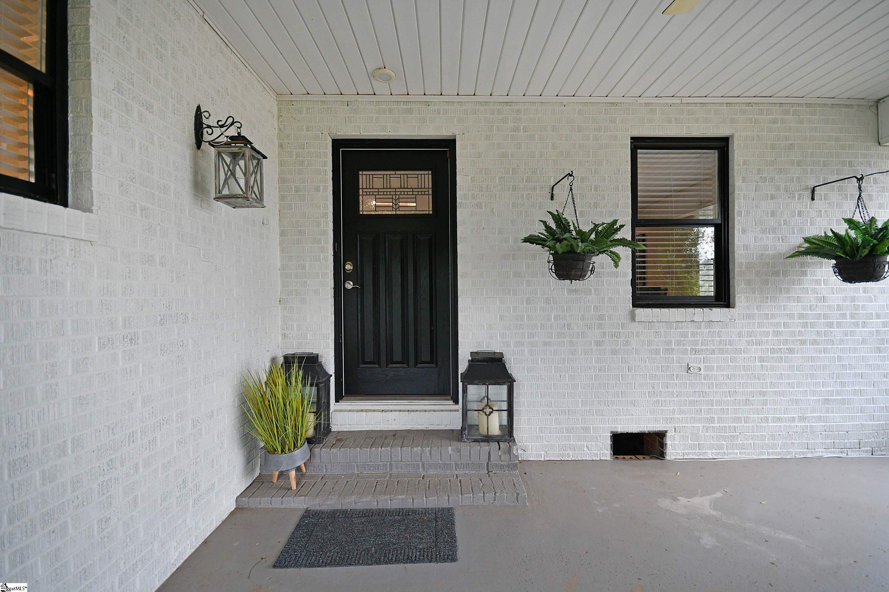 Taylors, South Carolina 29687, United States, 3 Bedrooms Bedrooms, ,2 BathroomsBathrooms,Residential,Contingent,22726