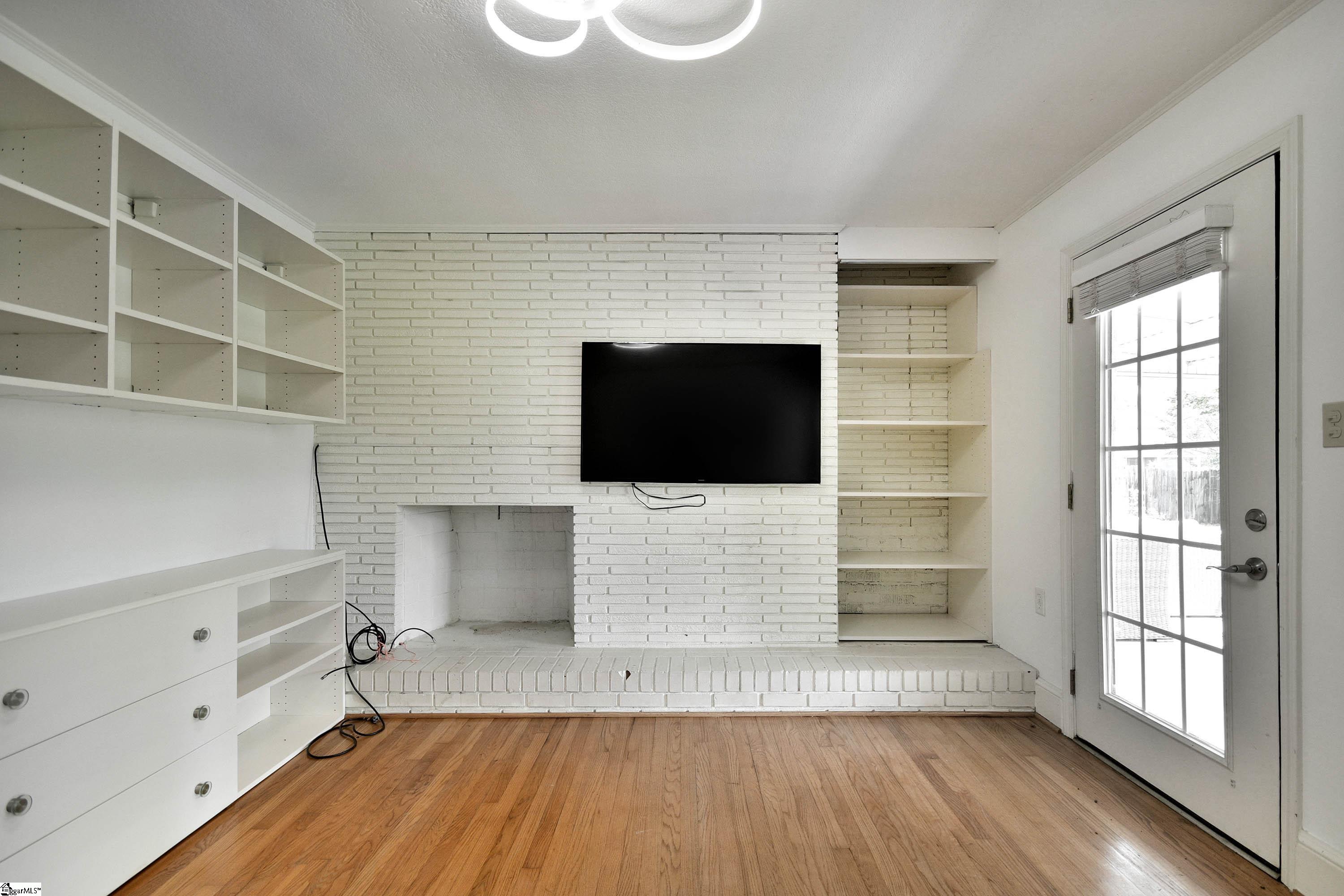 Taylors, South Carolina 29687, United States, 3 Bedrooms Bedrooms, ,2 BathroomsBathrooms,Residential,Contingent,22726