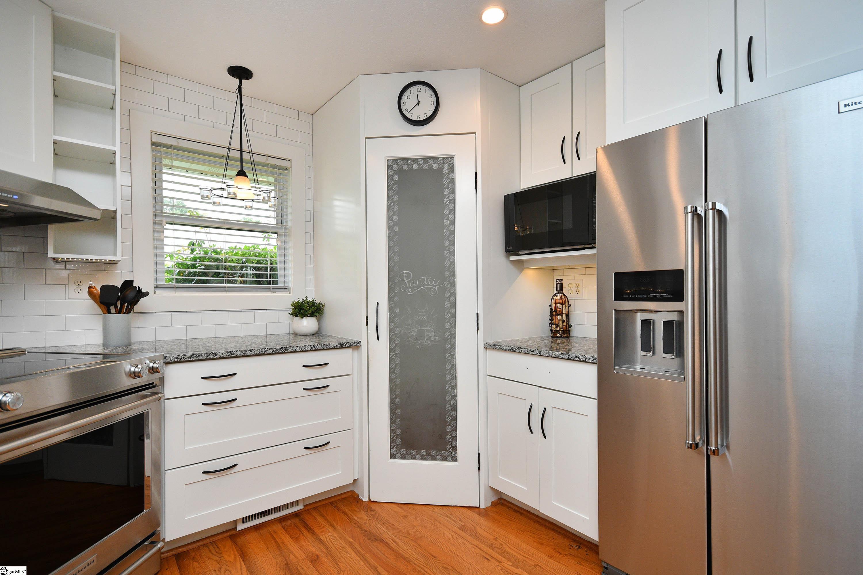 Taylors, South Carolina 29687, United States, 3 Bedrooms Bedrooms, ,2 BathroomsBathrooms,Residential,Contingent,22726