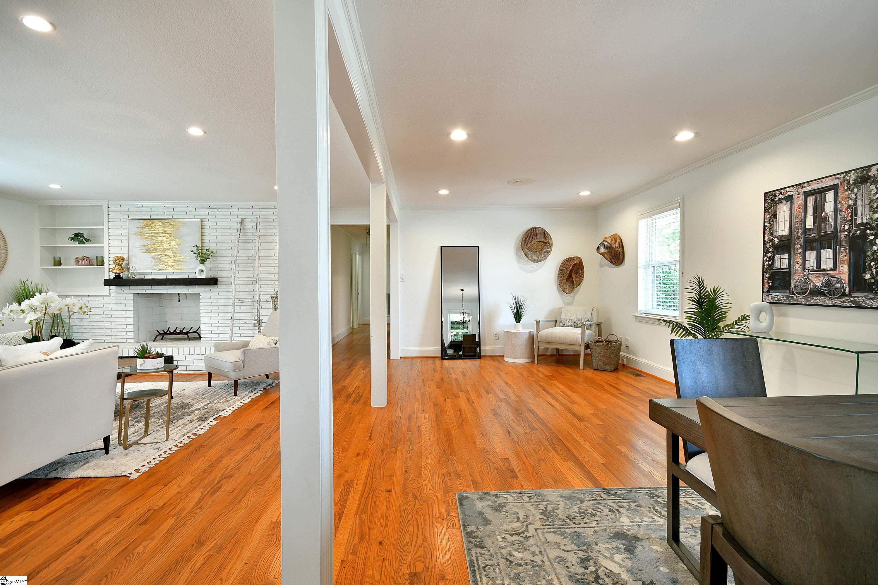 Taylors, South Carolina 29687, United States, 3 Bedrooms Bedrooms, ,2 BathroomsBathrooms,Residential,Contingent,22726