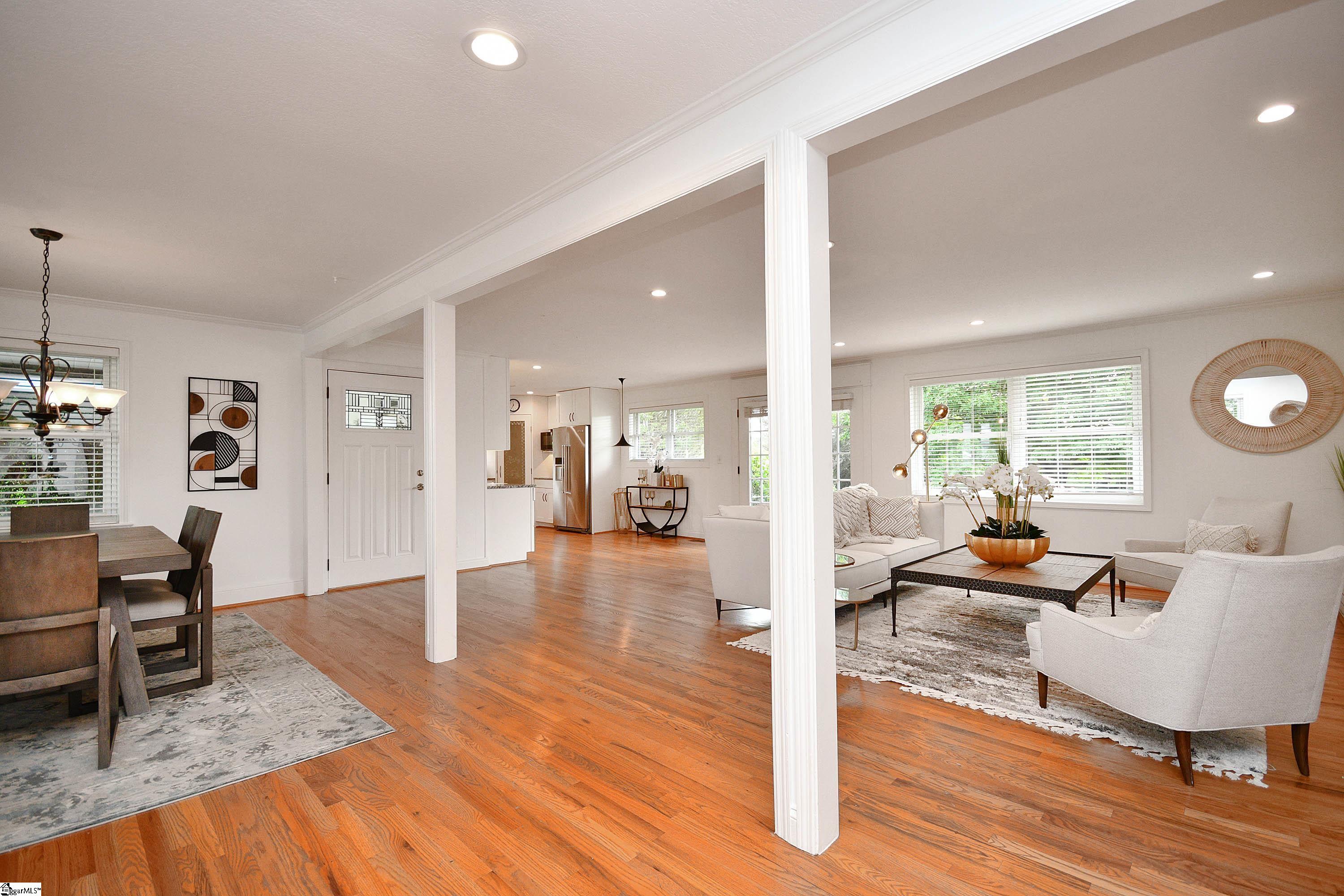 Taylors, South Carolina 29687, United States, 3 Bedrooms Bedrooms, ,2 BathroomsBathrooms,Residential,Contingent,22726