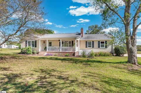 A home in Easley