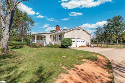 A home in Easley