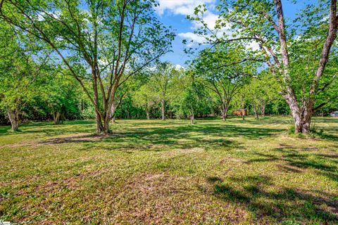 Single Family Residence in Belton SC 5996 Belton Highway 28.jpg