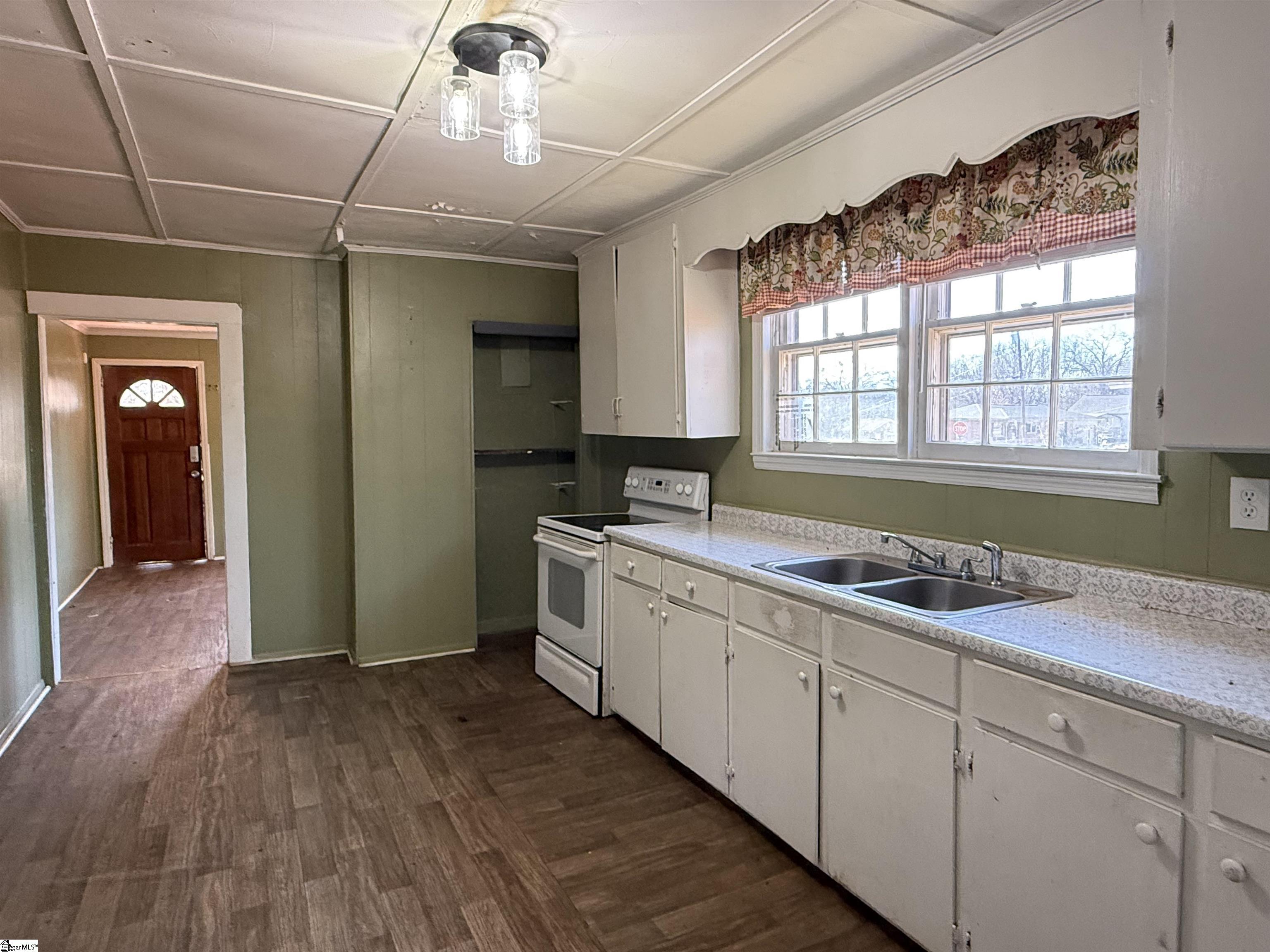 Greer, South Carolina 29650, United States, 2 Bedrooms Bedrooms, ,1 BathroomBathrooms,Residential,Pending,18654