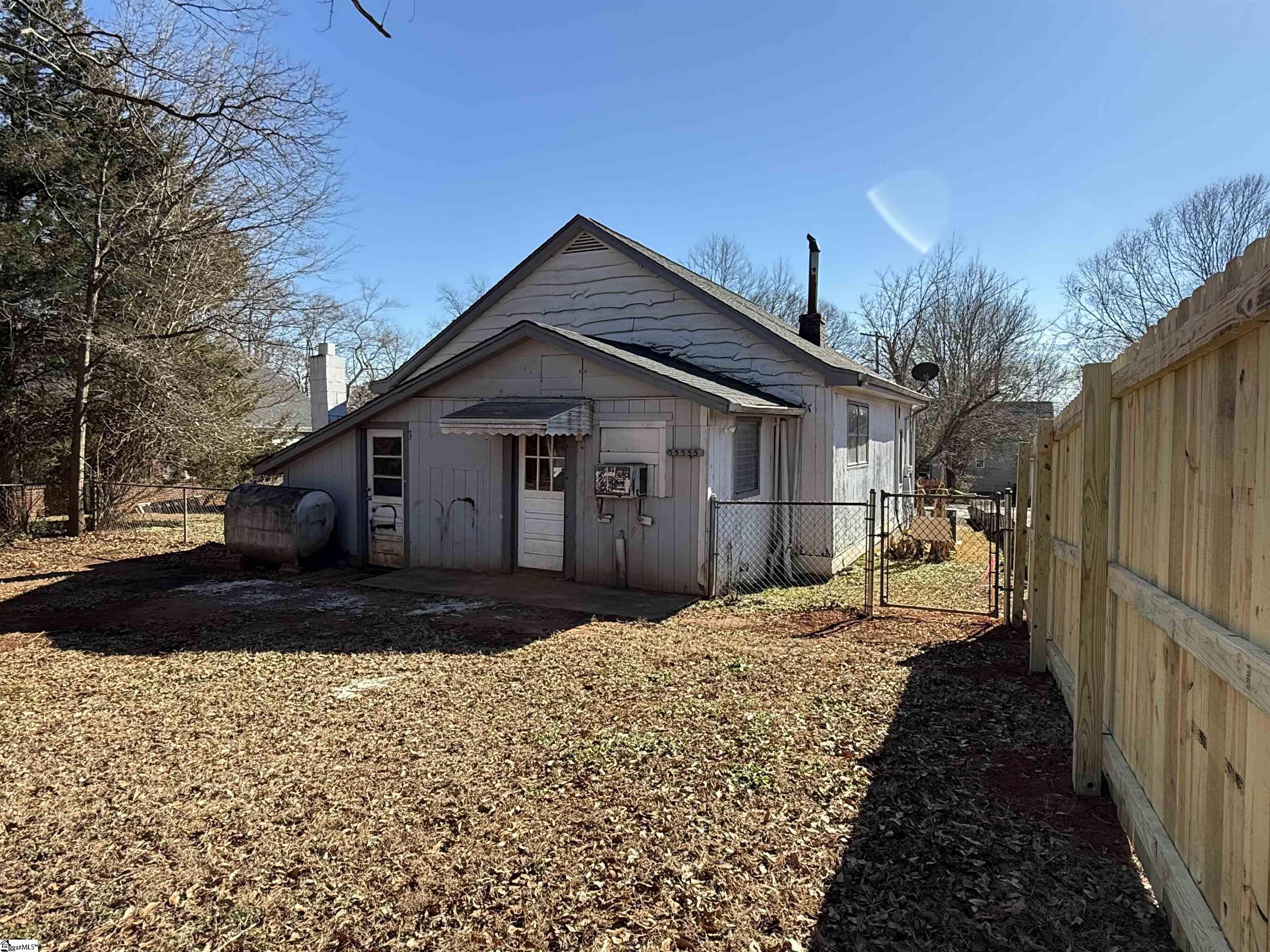 Greer, South Carolina 29650, United States, 2 Bedrooms Bedrooms, ,1 BathroomBathrooms,Residential,Pending,18654