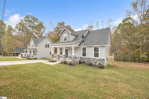 A home in Easley