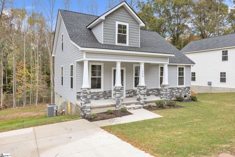 A home in Easley