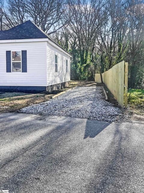 A home in Laurens