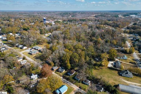 A home in Laurens