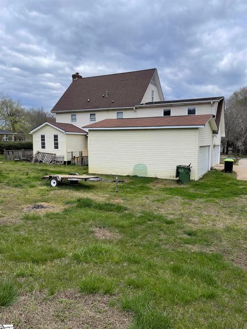 A home in Easley