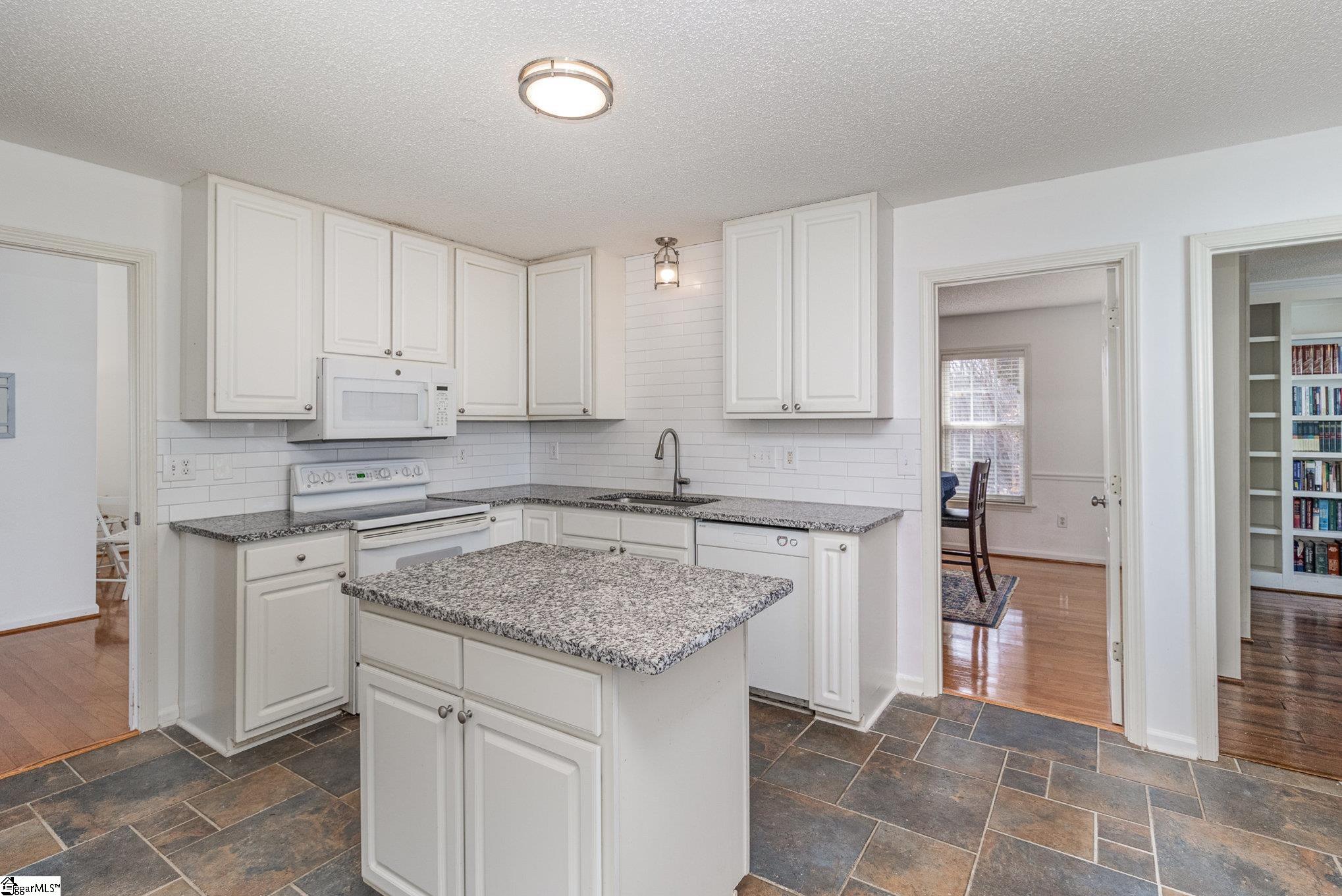 Greenville, South Carolina 29615, United States, 4 Bedrooms Bedrooms, ,2 BathroomsBathrooms,Residential,Active,6903