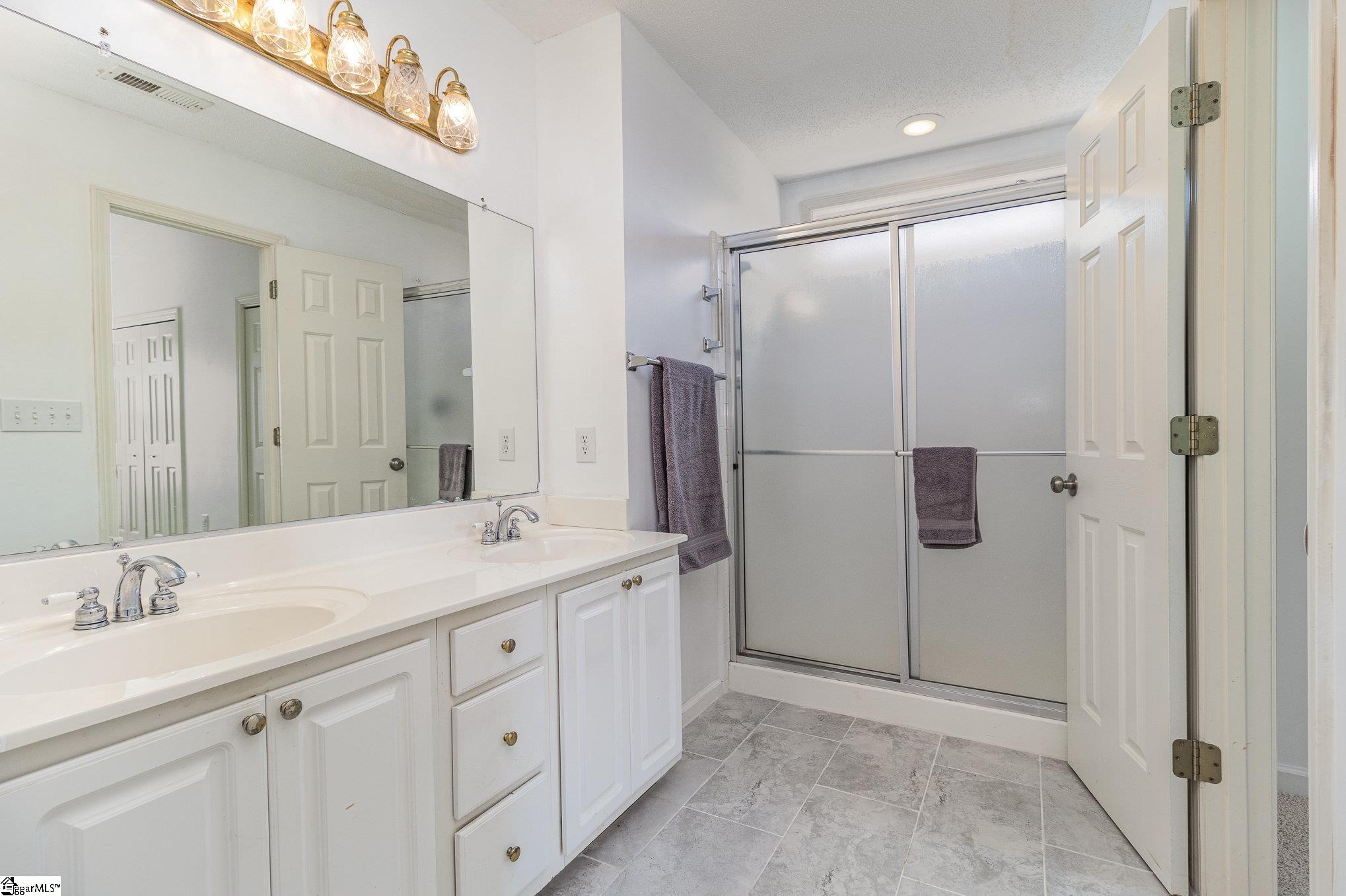 Greenville, South Carolina 29615, United States, 4 Bedrooms Bedrooms, ,2 BathroomsBathrooms,Residential,Active,6903