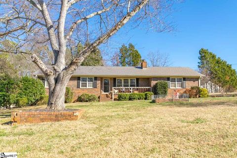 A home in Easley