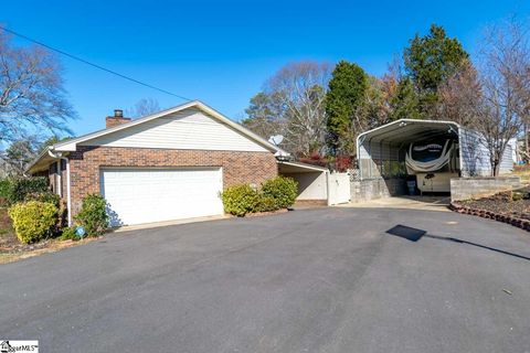 A home in Easley