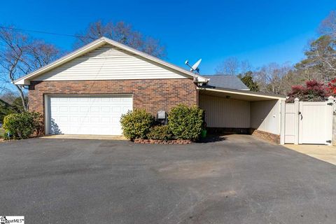 A home in Easley