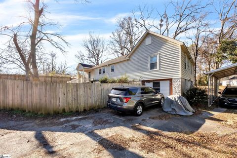 A home in Laurens