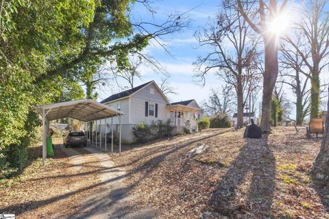 A home in Laurens