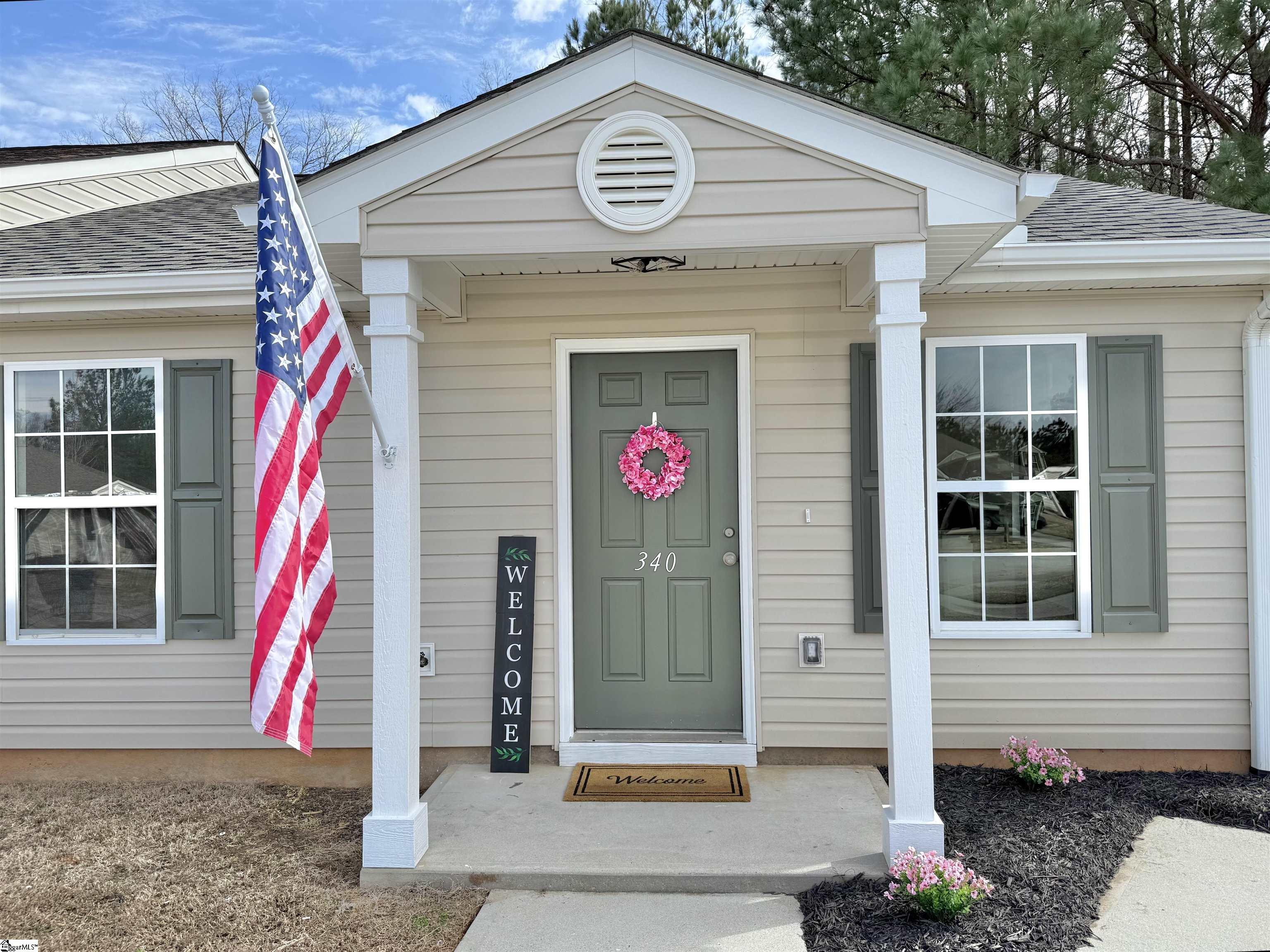 Seneca, South Carolina 29678, United States, 2 Bedrooms Bedrooms, ,2 BathroomsBathrooms,Residential,Contingent,11644