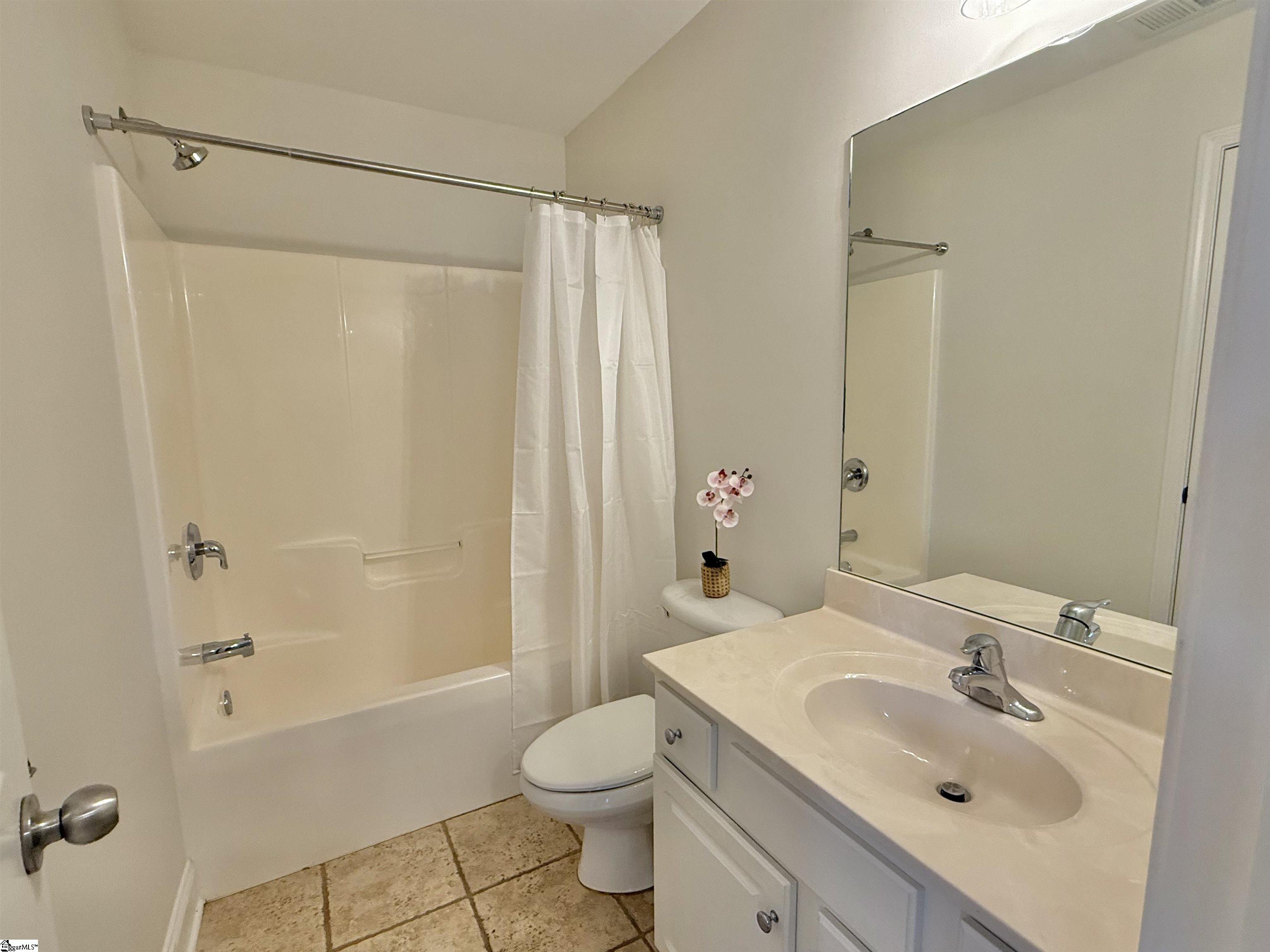 Seneca, South Carolina 29678, United States, 2 Bedrooms Bedrooms, ,2 BathroomsBathrooms,Residential,Contingent,11644