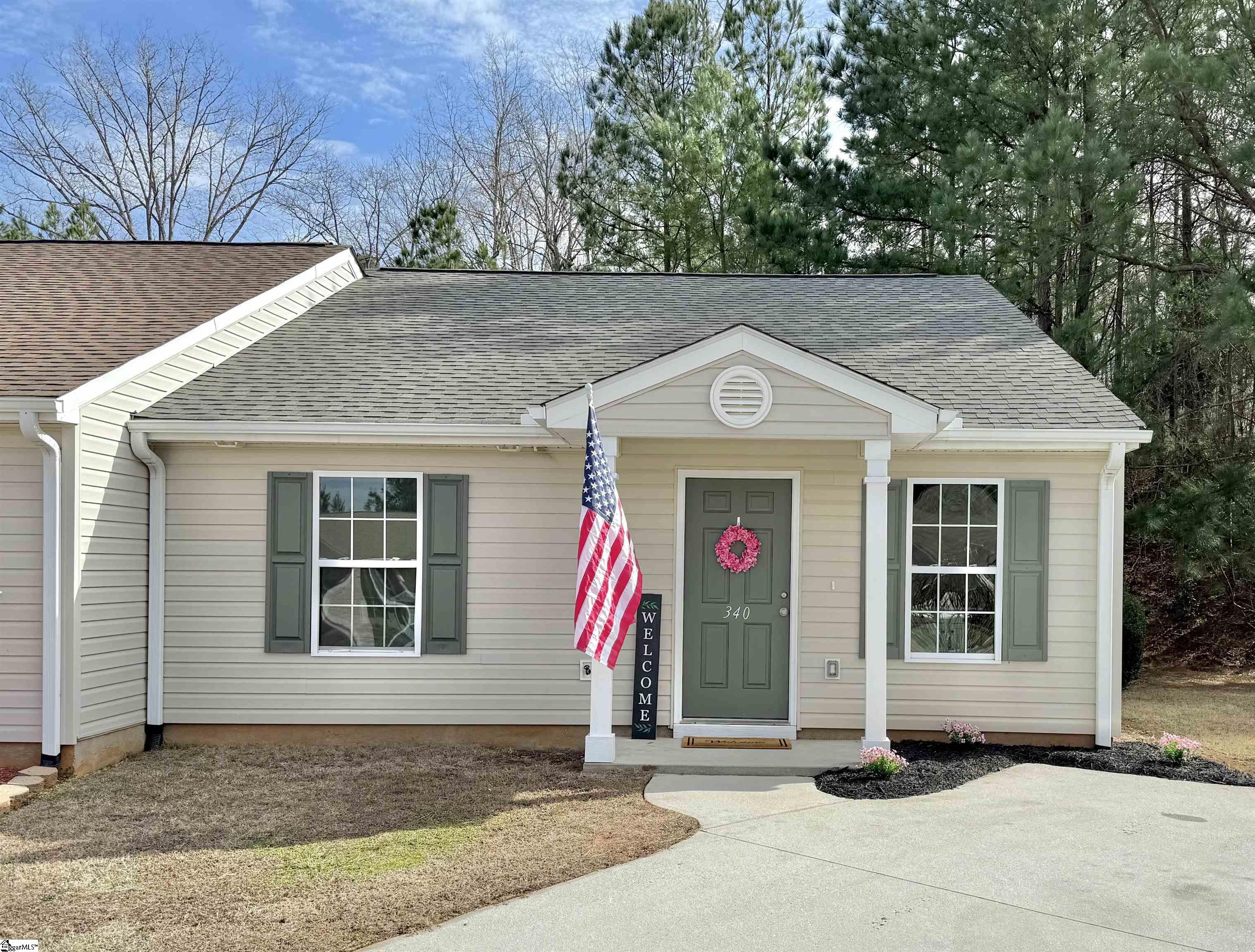 Seneca, South Carolina 29678, United States, 2 Bedrooms Bedrooms, ,2 BathroomsBathrooms,Residential,Contingent,11644