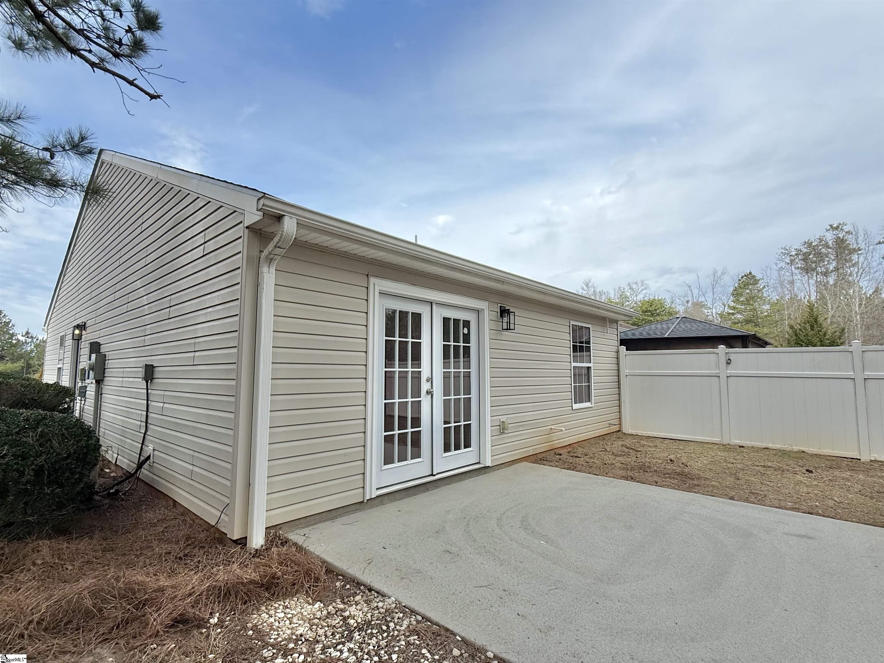 Seneca, South Carolina 29678, United States, 2 Bedrooms Bedrooms, ,2 BathroomsBathrooms,Residential,Contingent,11644