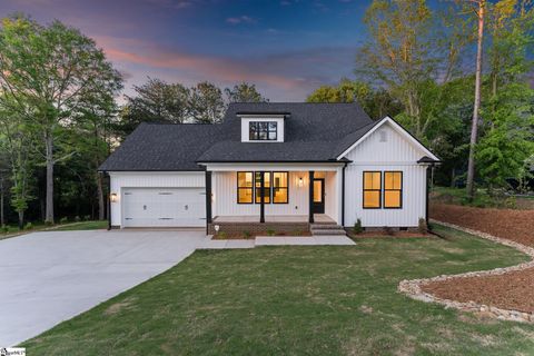 Single Family Residence in Anderson SC 206 Lake Forest Circle.jpg