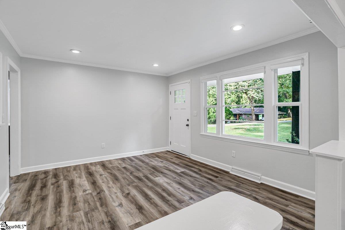 Greenville, South Carolina 29605, United States, 3 Bedrooms Bedrooms, ,1 BathroomBathrooms,Residential,Contingent,51052